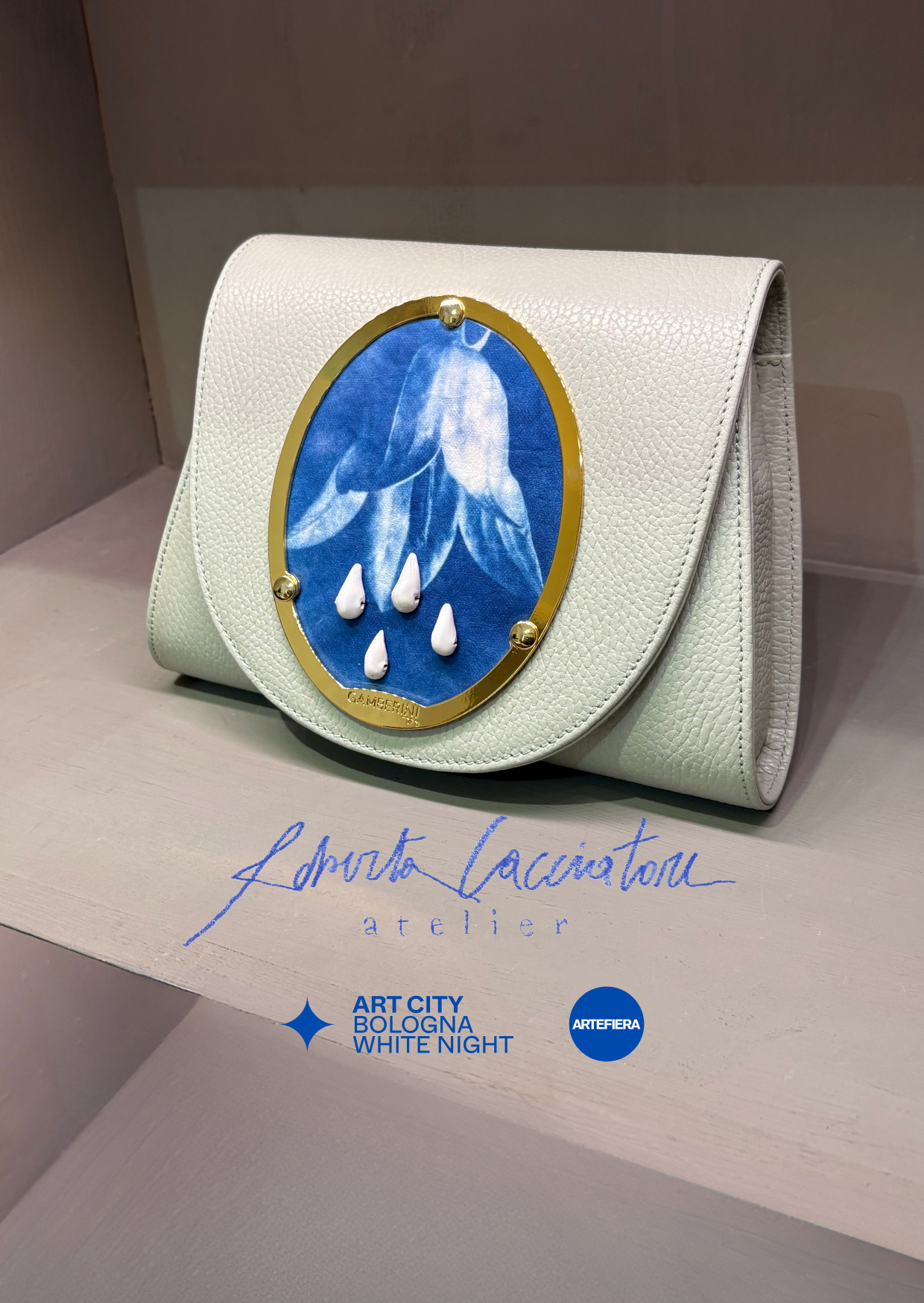 Borsa artigianale in pelle personalizzabile fatta a mano in Italia. Modello Night cameo edizione limitara Arte & Fiera Roberta Cacciatore